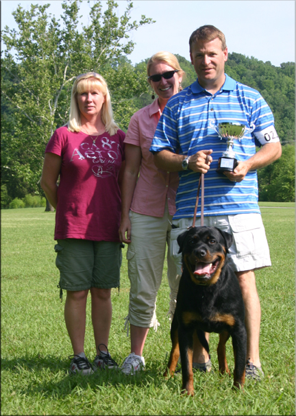 Arka von der Kuhlen Kante, male rottweiler